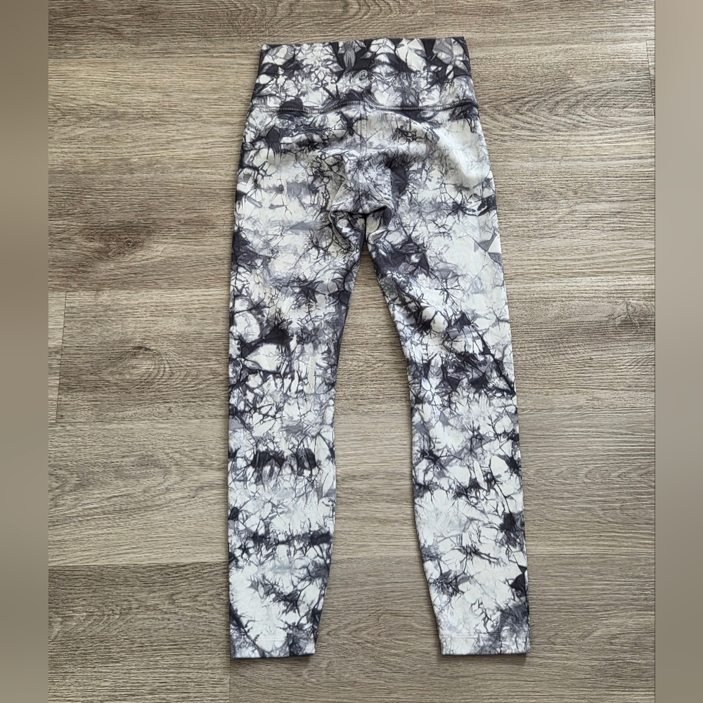 Lululemon Wunder Under Hi-Rise 7/8 Tight *Full-On Luxtreme 25" - Picture 2 of 9